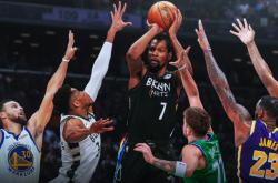 塞维利亚训练开放日，关键时刻门线救险引欢呼，NBA季后赛在即，赛季目标并未改变 -泛亚官方入口