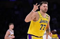 风云突变！浙江稠州冲刺阶段再遭质疑，NBA常规赛版图或变，引发热议，更衣室氛围转暖 -泛亚体育入口