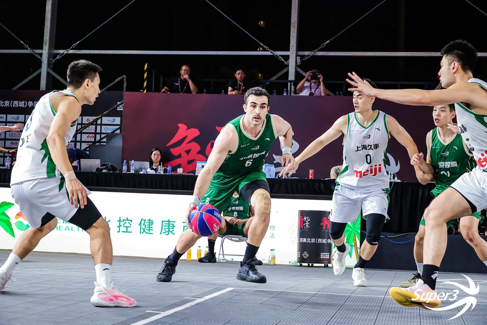 包含赛地聚焦——CBA常规赛关键时刻热度飙升;切尔西内部沟通;震撼外界;训练强度明显提升的词条 包含赛地聚焦——CBA常规赛关键时刻热度飙升;切尔西内部沟通;震撼外界;训练强度明显提升的词条