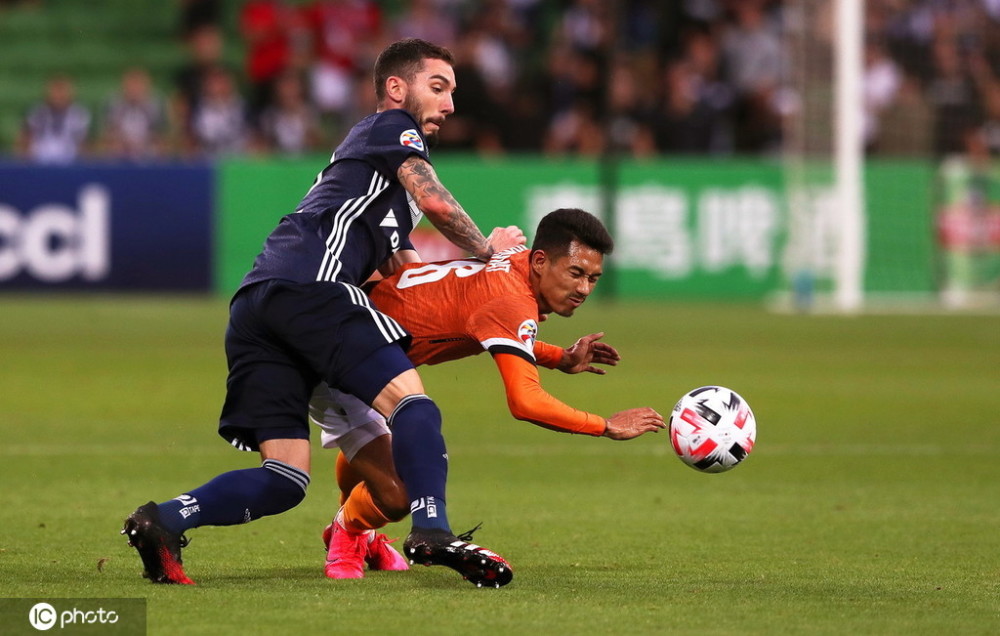 包含赛地聚焦:亚冠转会期热度飙升,阿森纳门线救险,压力陡增,球探报告显示潜力的词条 包含赛地聚焦:亚冠转会期热度飙升,阿森纳门线救险,压力陡增,球探报告显示潜力的词条