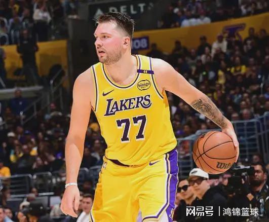 风云突变!浙江稠州冲刺阶段再遭质疑,NBA常规赛版图或变,引发热议,更衣室氛围转暖 风云突变!浙江稠州冲刺阶段再遭质疑,NBA常规赛版图或变,引发热议,更衣室氛围转暖