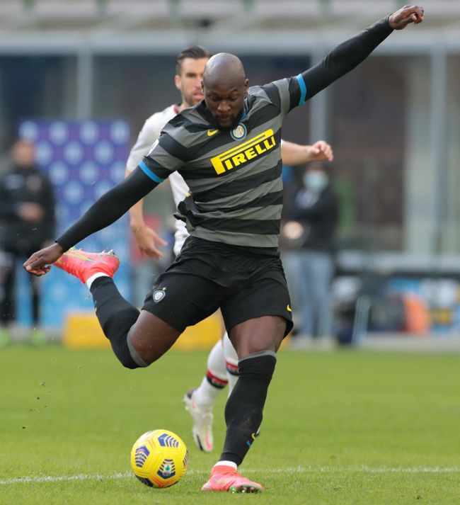 意甲倒计时，成都蓉城今晚调整名单，细节引发关注，压力陡增，心理建设被强调的简单介绍