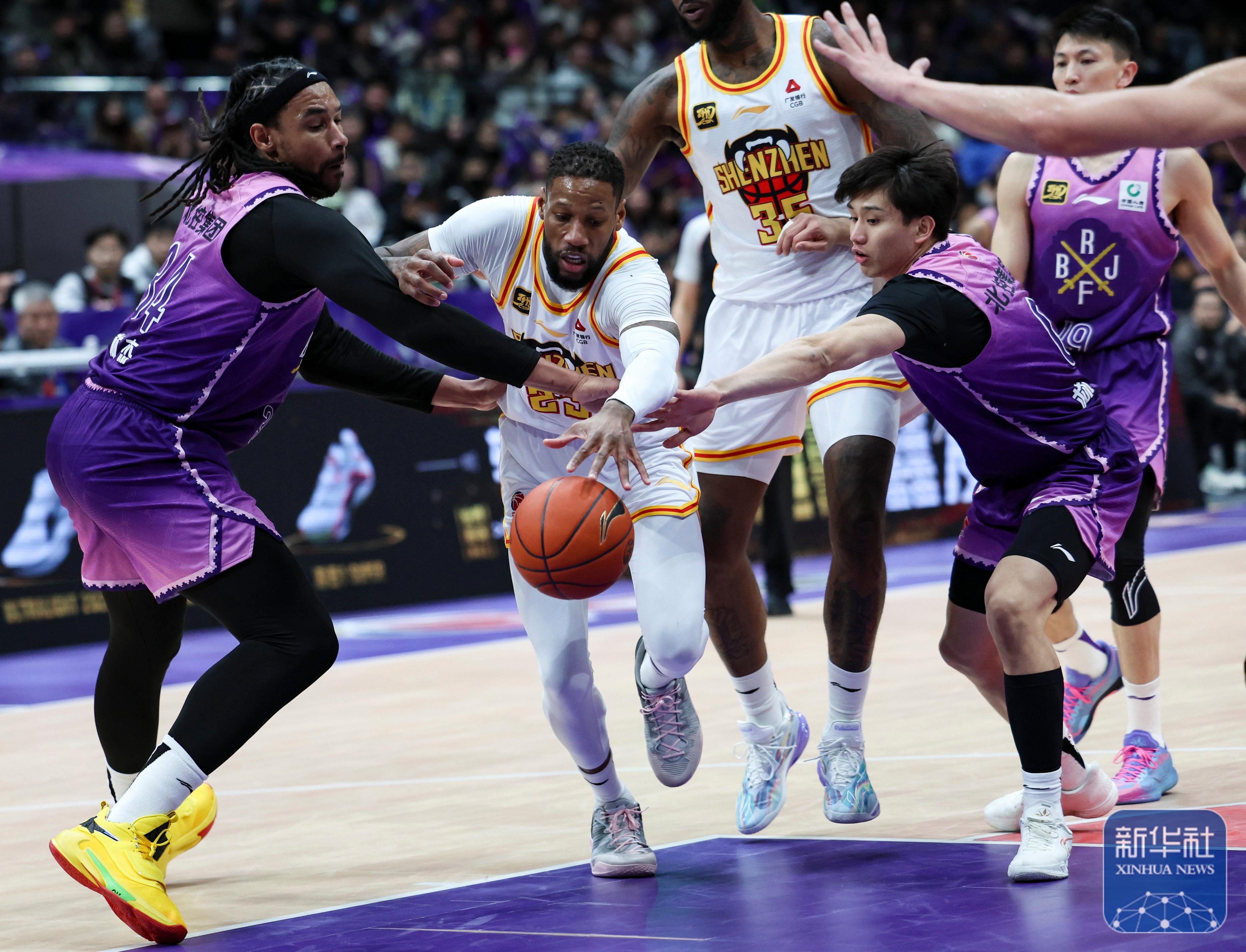 关于赛地聚焦：CBA常规赛国际比赛日热度飙升，纽约尼克斯防线松动，气氛紧张，控场能力受关注的信息