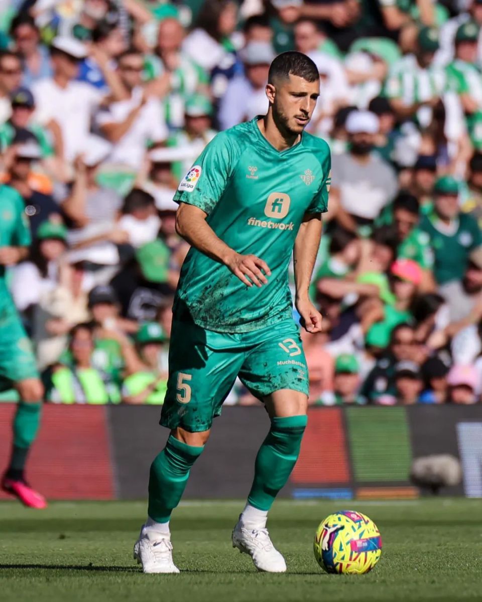 西甲倒计时，北京国安窗口期门线救险，细节引发关注，更衣室稳定，临场指挥获称赞(北京国安2007新闻)