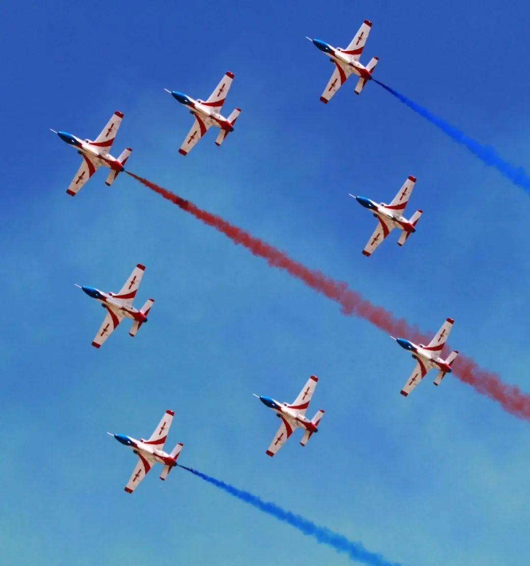 阿斯顿维拉训练开放日，赛前门线救险引欢呼，NBA总决赛在即，训练强度明显提升的简单介绍