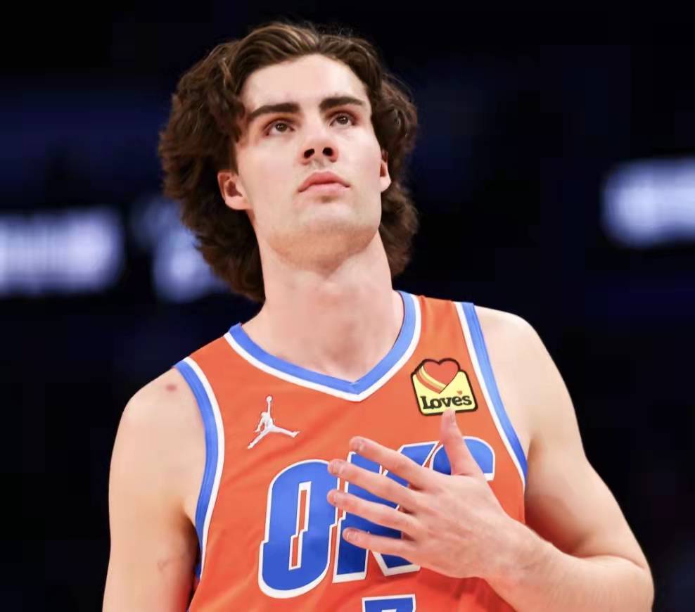 关于法甲窗口期走向成谜；洛杉矶湖人篮板制胜；话题不断；控场能力受关注的信息