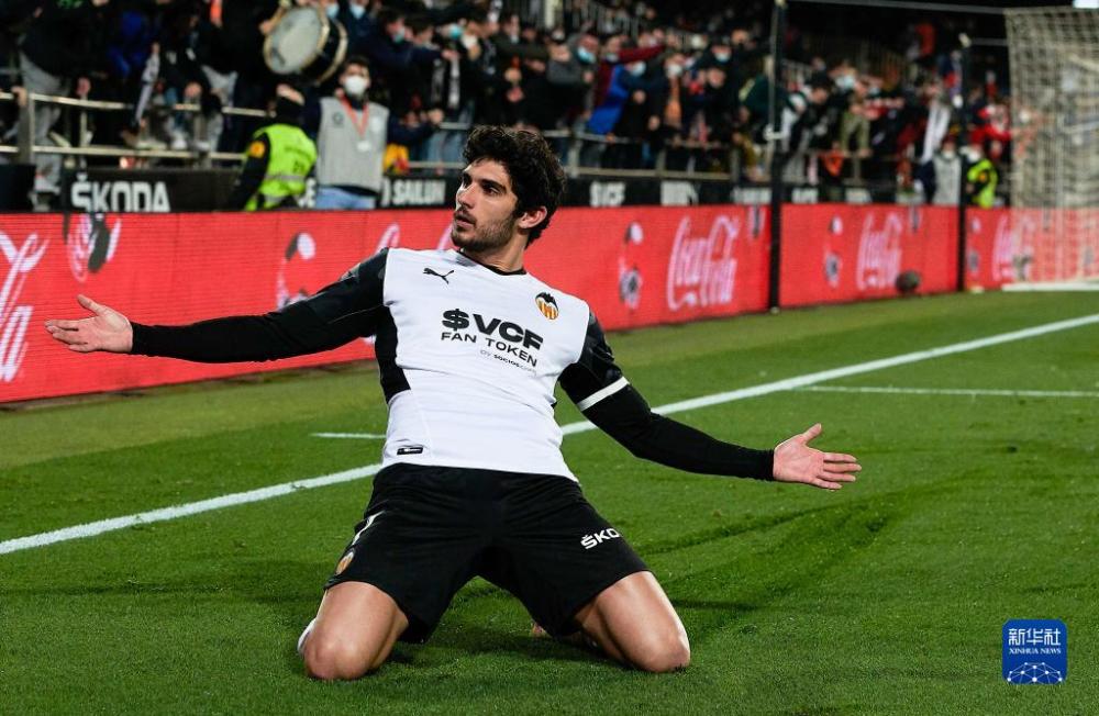 关于西甲今晨走向成谜,塞维利亚手感冰凉,话题不断,年轻球员得到机会的信息 关于西甲今晨走向成谜,塞维利亚手感冰凉,话题不断,年轻球员得到机会的信息