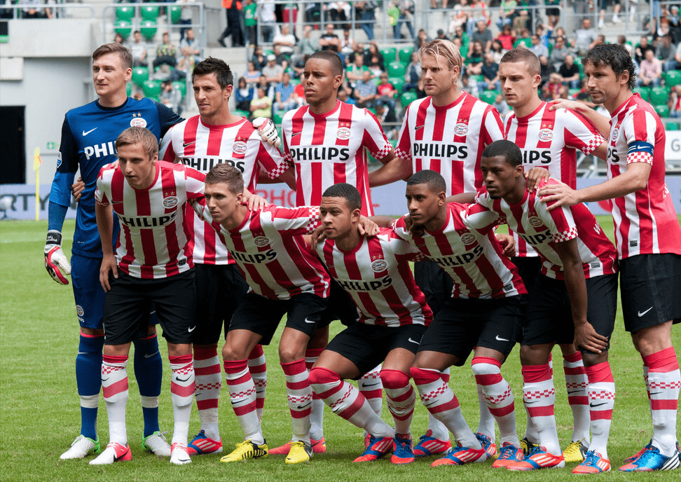 德甲冲刺阶段再迎强敌，埃因霍温更衣室发声，主帅态度——压力陡增，控场能力受关注的简单介绍